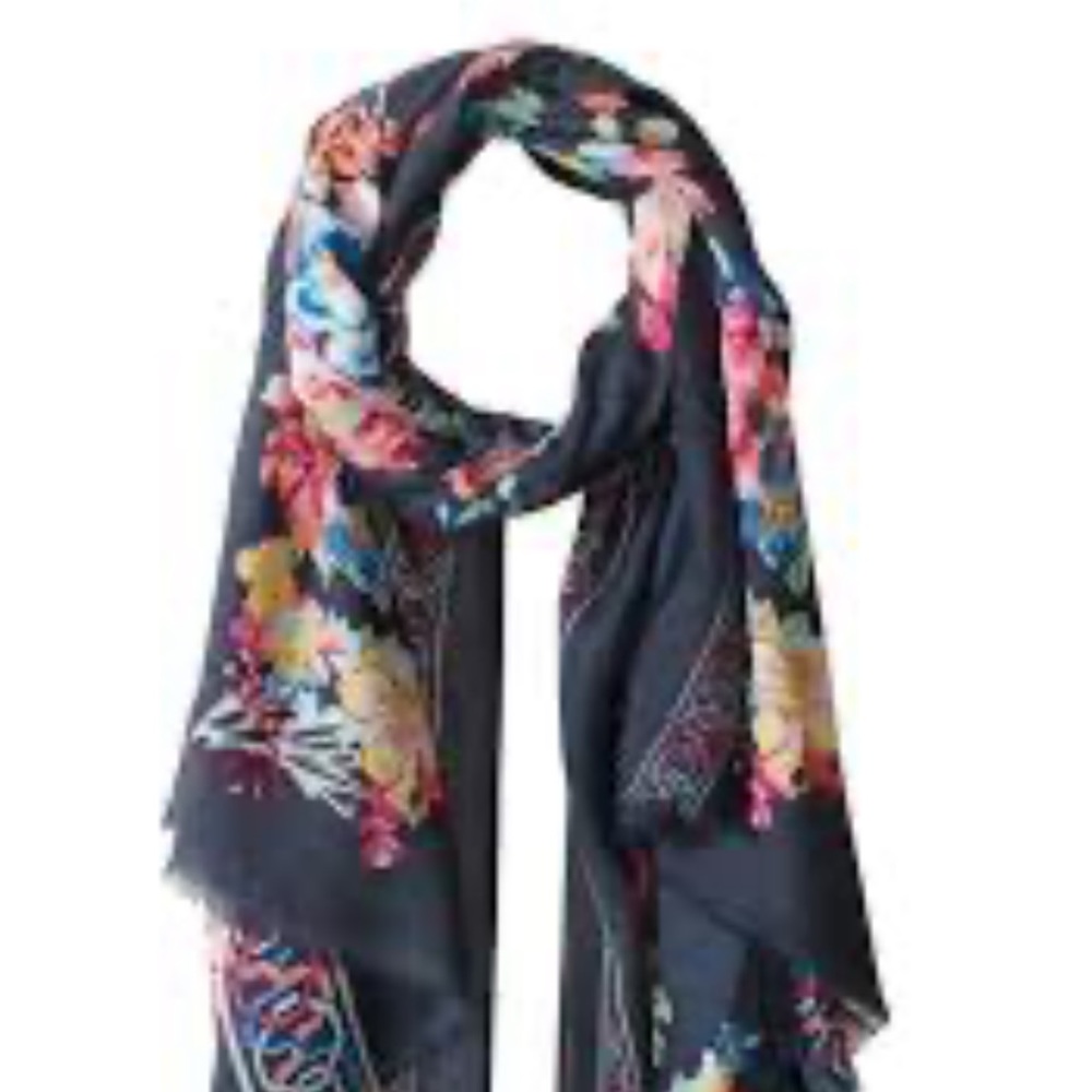 Vera Bradley Pretty Posies Scarf
